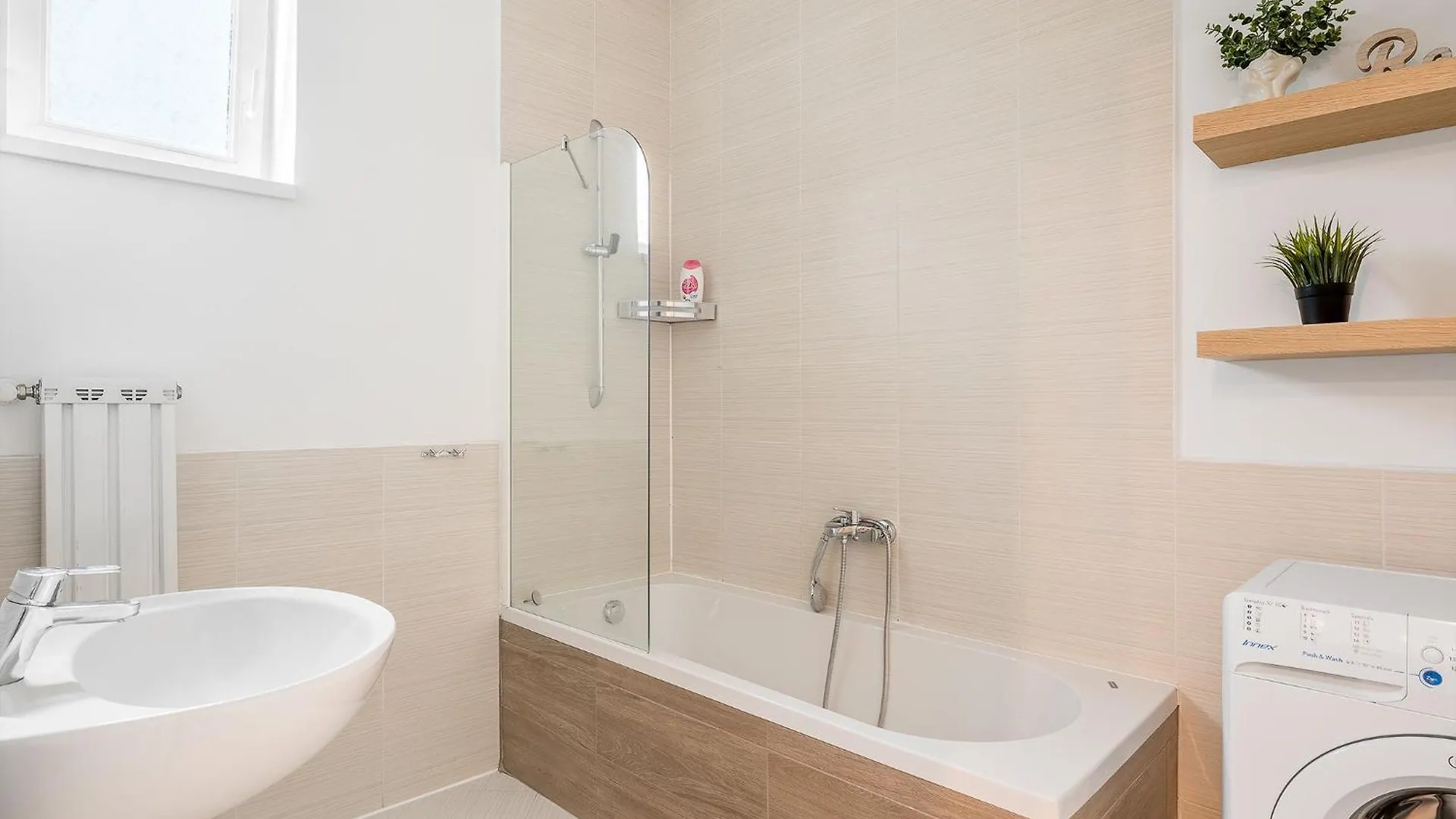 Two-Bedrooms Apartment Cbd Bp Budapest