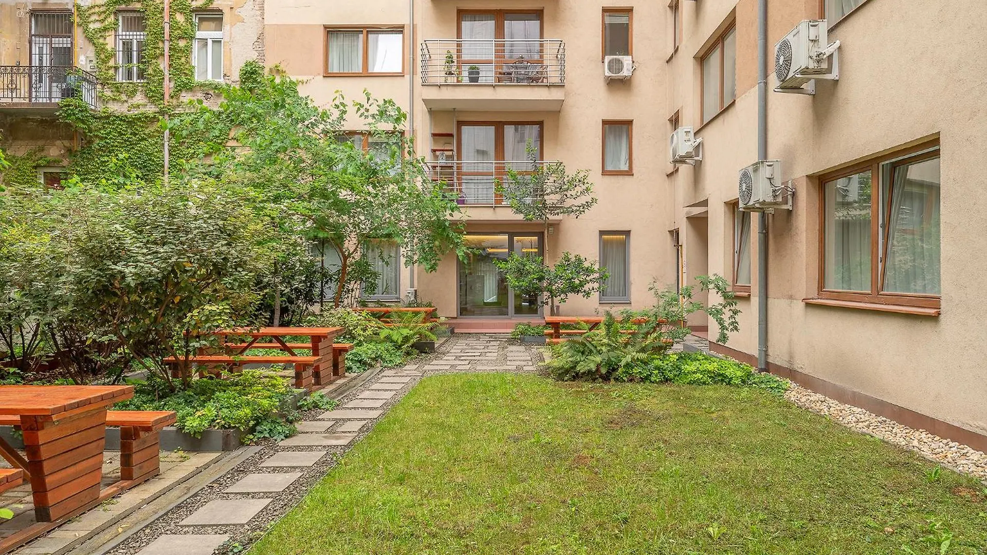 Two-Bedrooms Apartment Cbd Bp Budapest Hungary